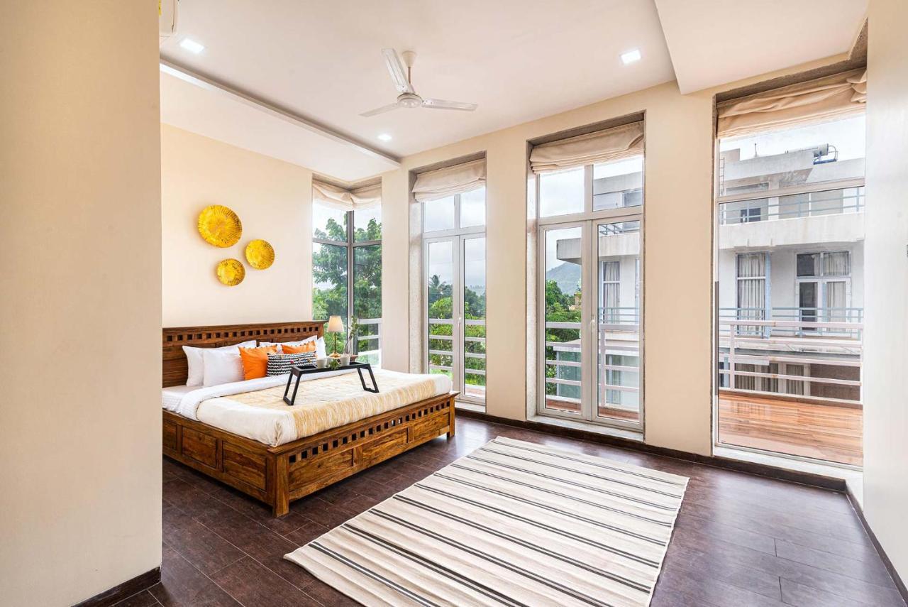 Sierra Skies: Mountain-View Villa with Rooftop Pool & Gym Lonavala Exterior photo