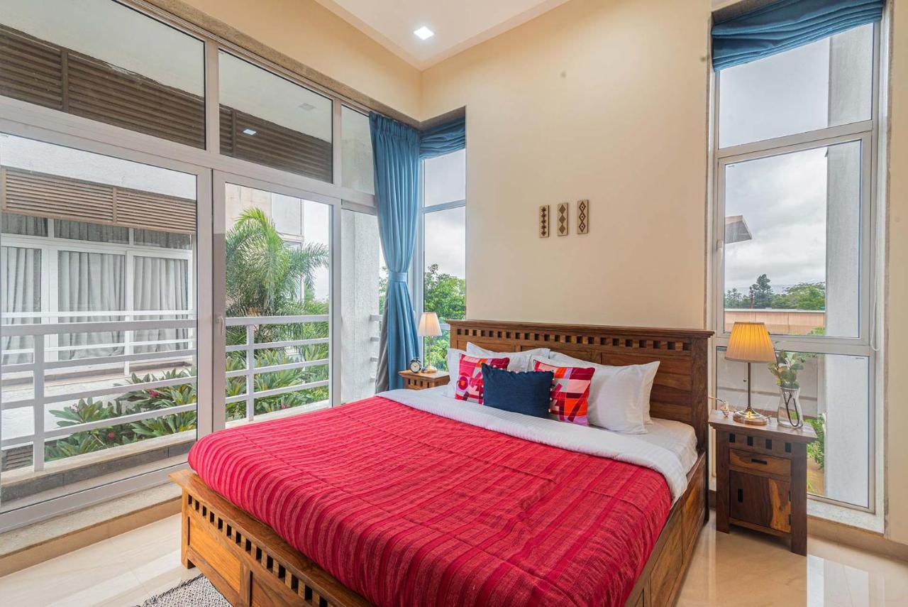 Sierra Skies: Mountain-View Villa with Rooftop Pool & Gym Lonavala Exterior photo
