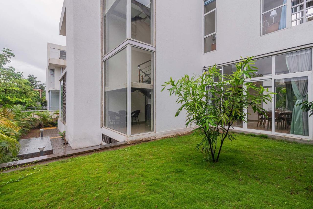 Sierra Skies: Mountain-View Villa with Rooftop Pool & Gym Lonavala Exterior photo